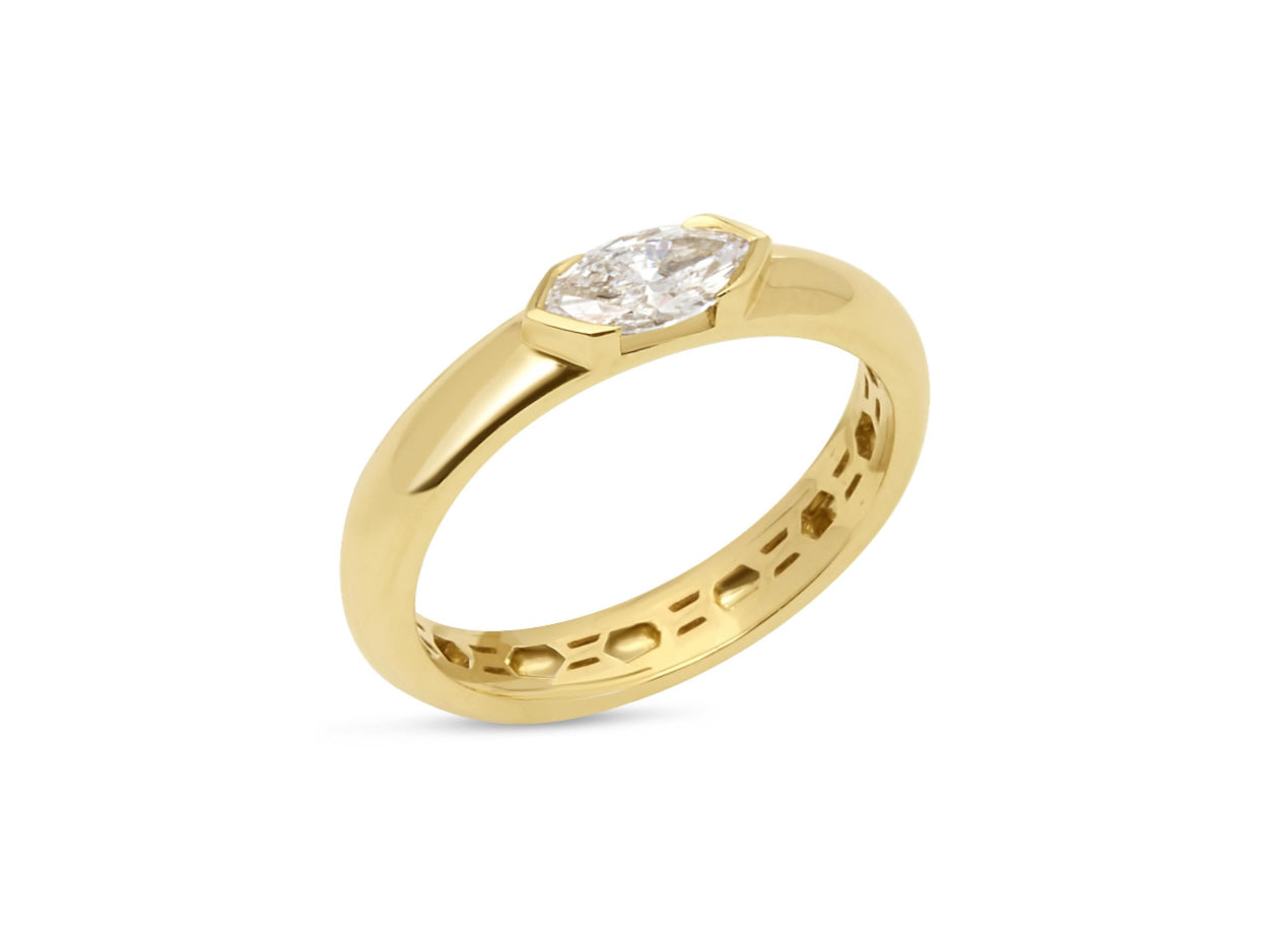 LUMENIRI The Nadia Marquise Half Bezel YG Band