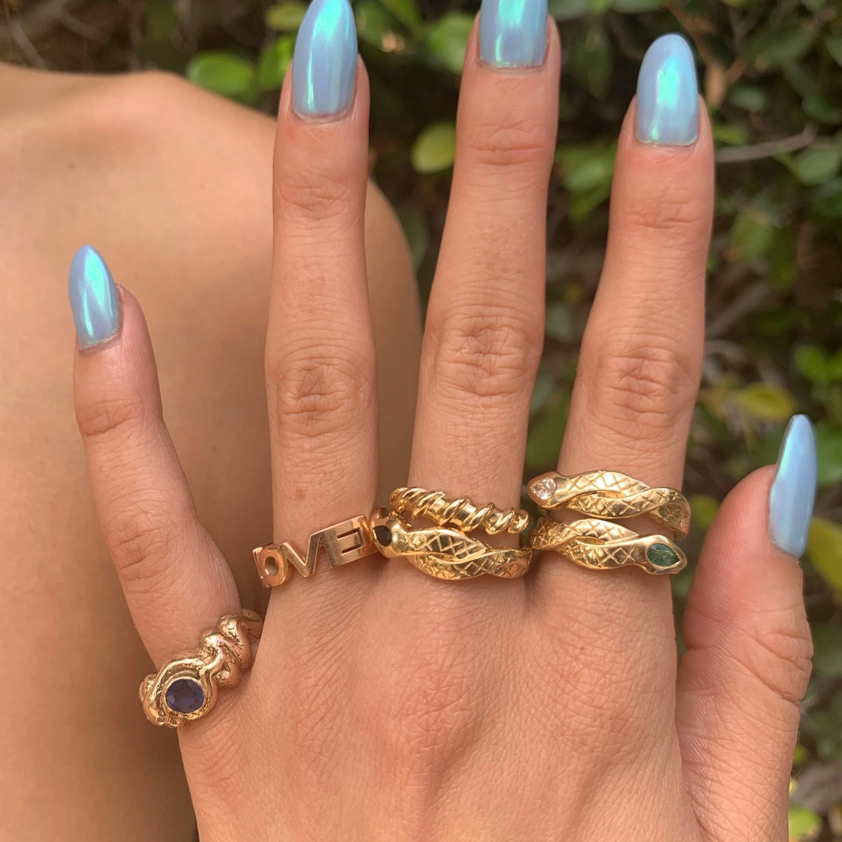 ROSEARK Twist Ring