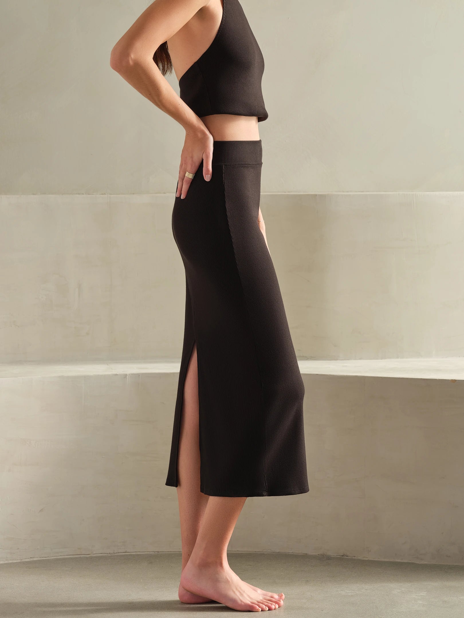 MYLES PRICE Rib Back Slit Midi Skirt