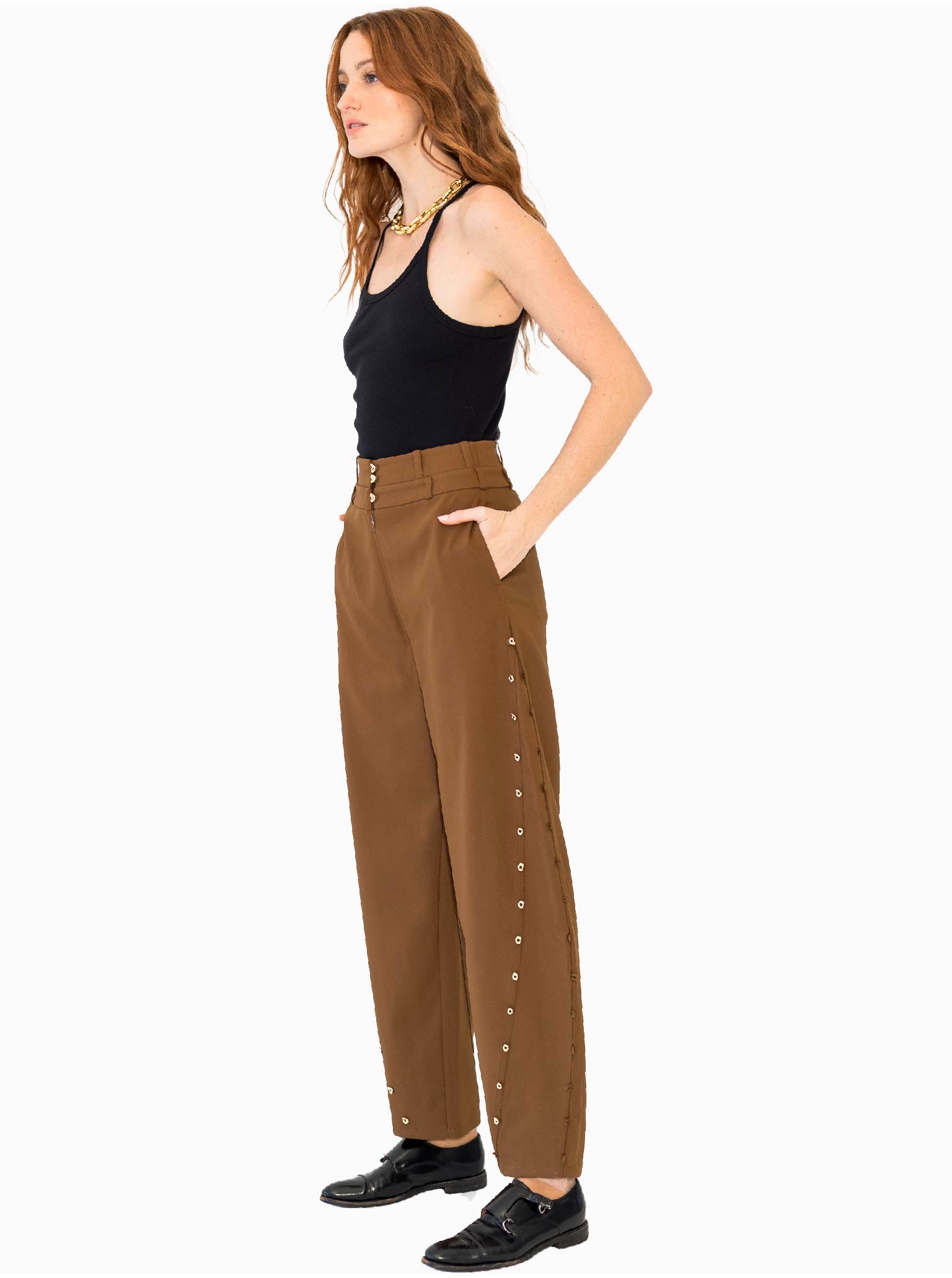 HAN WEN STUDIO Curved Wide-Leg Trouser in Brown