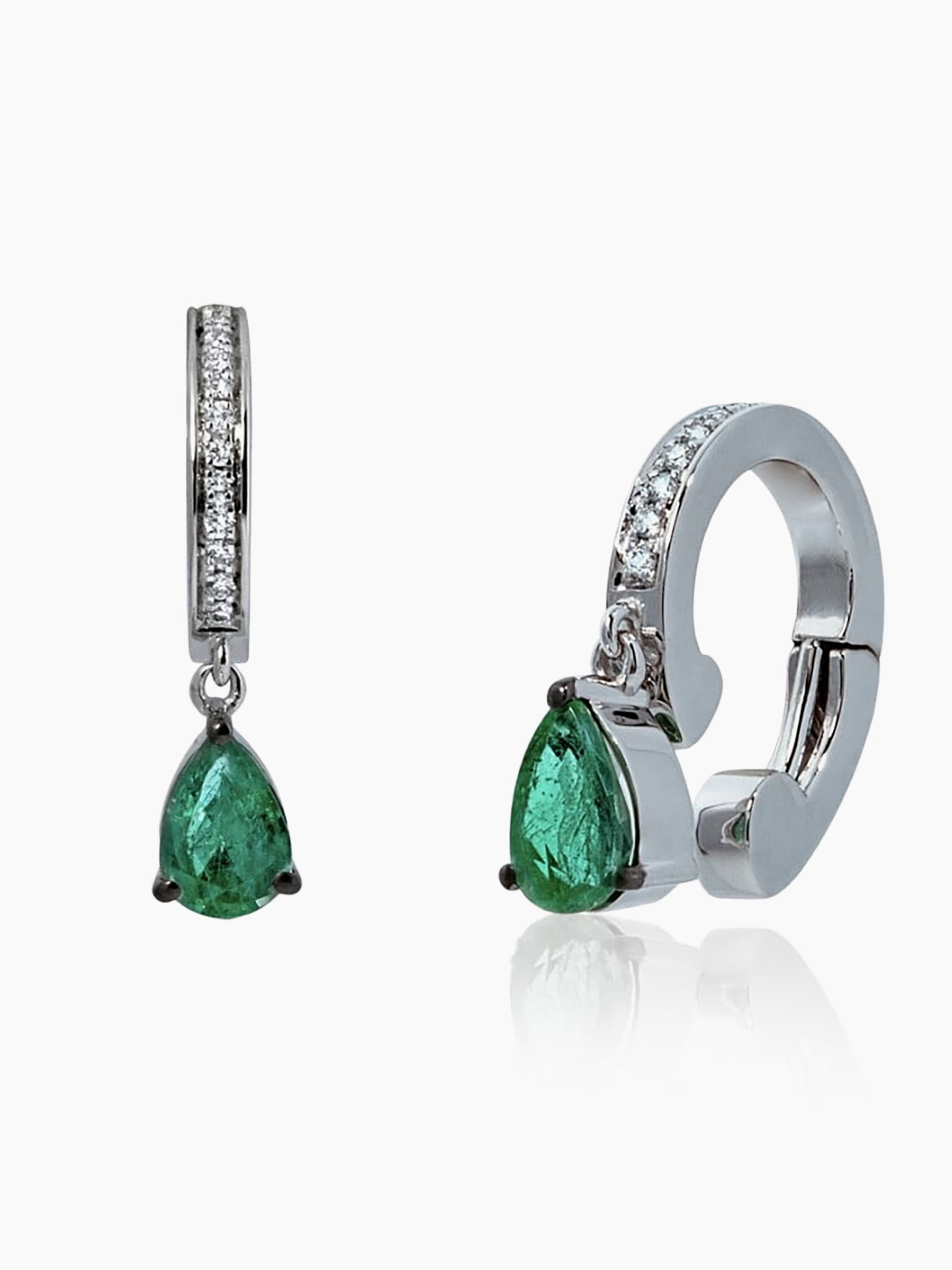 SAVOLINNA Dancing Piorra Ear Cuff in Emerald White Gold