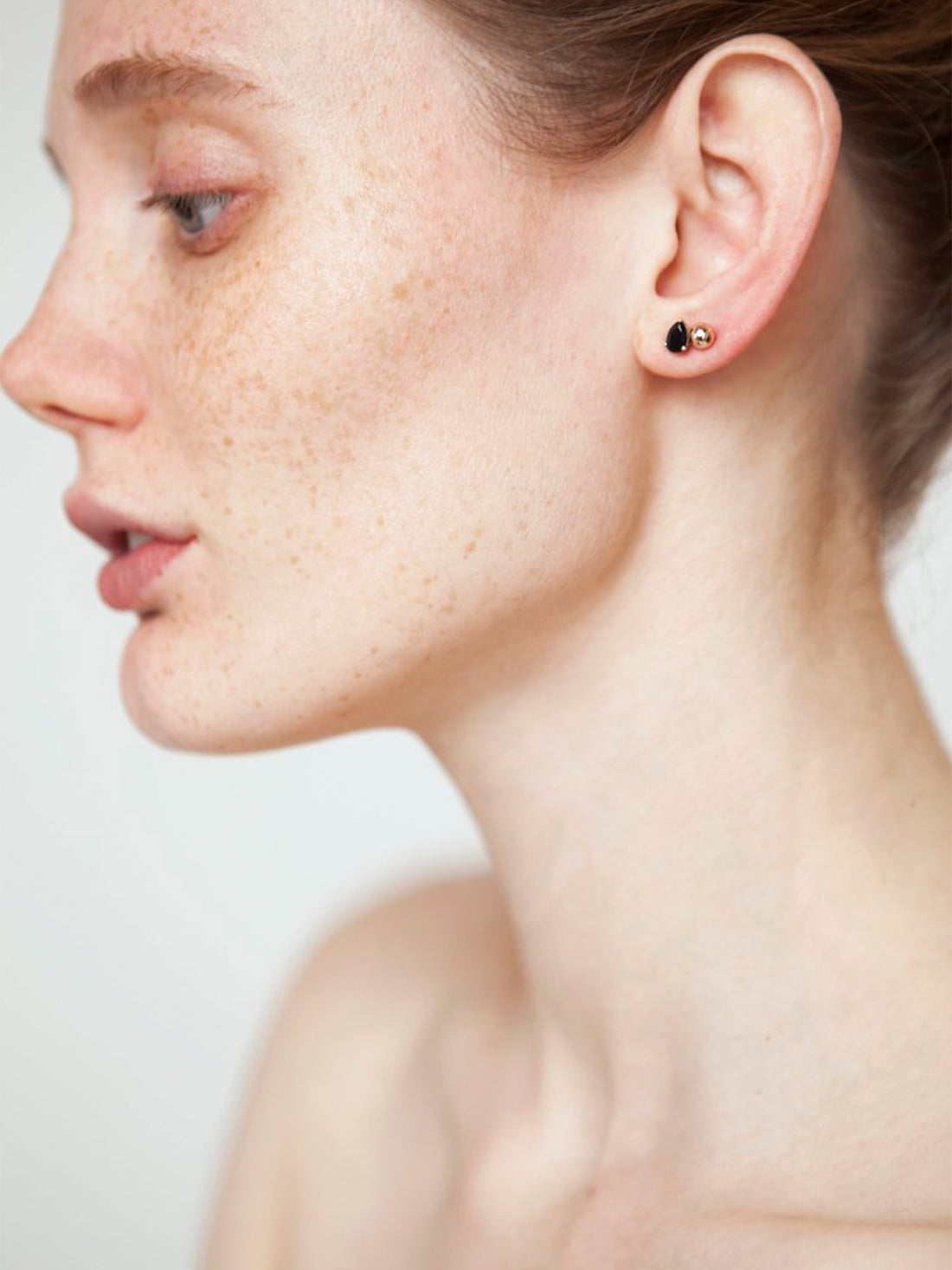 ALTRUIST Pirum Sphera Stud in Yellow Gold