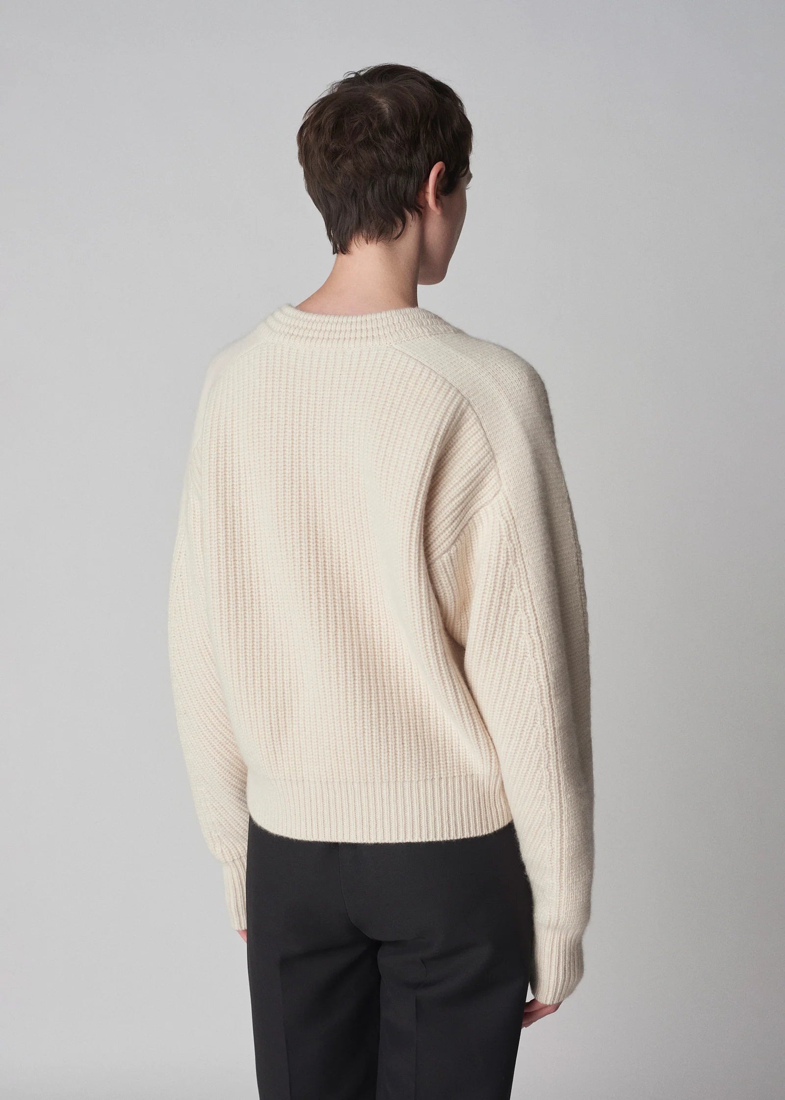 CO V-Neck Sweater in Cashmere