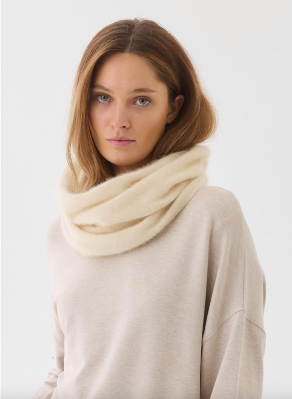 MAJESTIC FILATURES Infinity Scarf