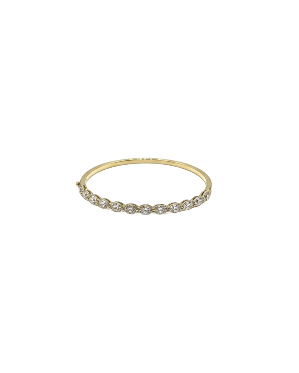 LUMENIRI Oval Bangle