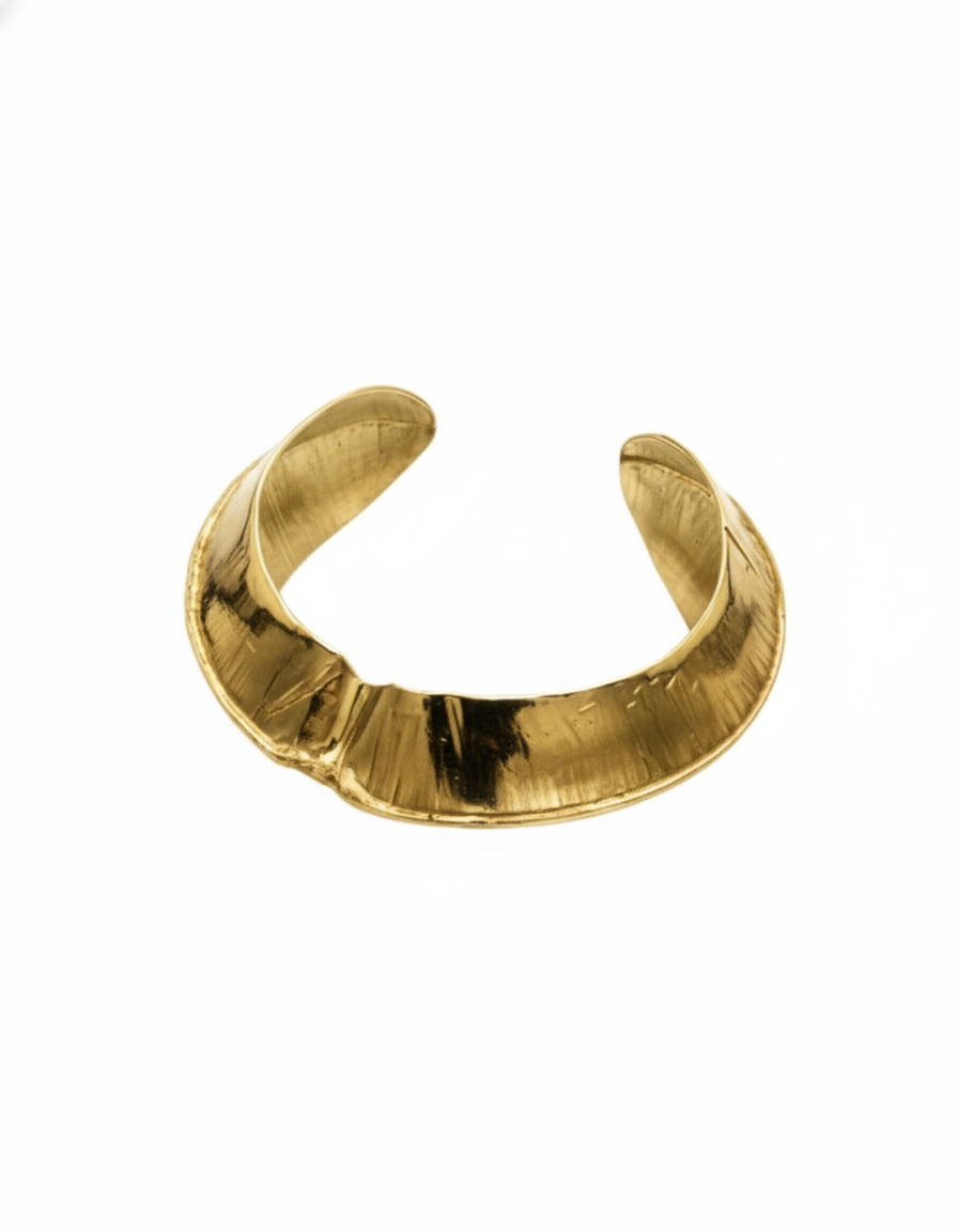 ELIZABETH HOOPER Pinch Cuff in Gold